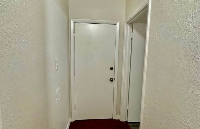 HC - N Mills Ave - 110 B Gallery 3