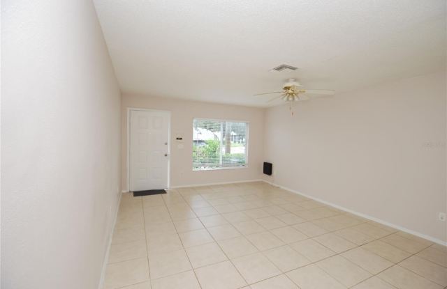 2027 FLUORSHIRE Drive Gallery 3