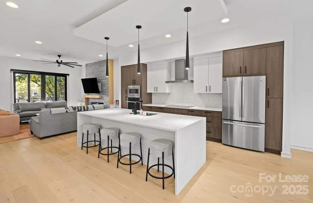 2712 N Davidson Street photos photos