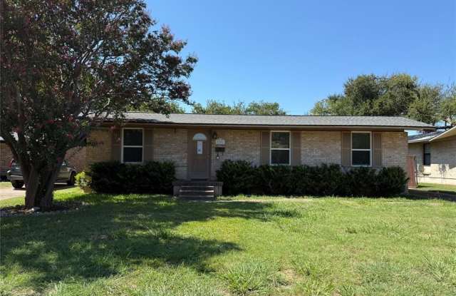 1201 Wisteria Way - 1201 Wisteria Way, Richardson, TX 75080