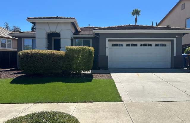 Gorgeous 4 Bed 2 Bath single story in Deer Ridge! photos photos