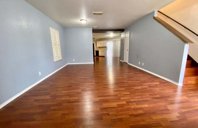 15 Fannin Post Gallery 3