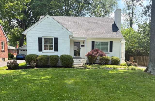 Charming Cape Cod Home in Beechwood Village photos photos