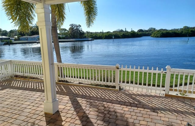 3787 POMPANO DRIVE SE - 3787 Pompano Drive Southeast, St. Petersburg, FL 33705