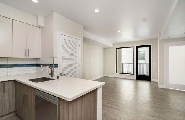 5550 Bonner LLC Gallery 2