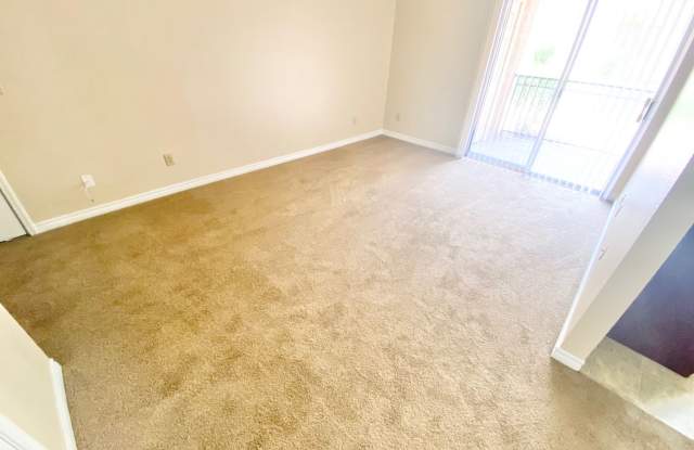 1ST FLOOR CONDO UNIT  1 BEDROOM/ 1 FULL BATH, LOCATED GUARD GATED COMMUNITY Gallery 3