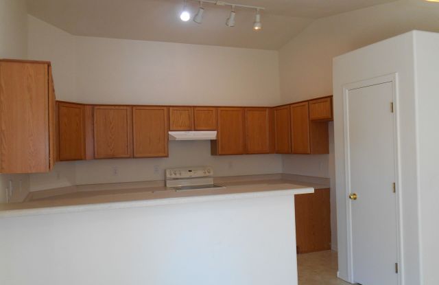 13106 W INDIANOLA Avenue Gallery 2