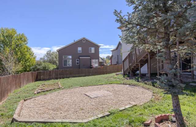 Fantastic, updated- 4 bedroom near base! Gallery 4