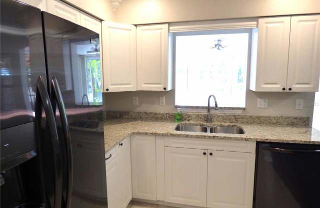 1560 LAKESIDE DRIVE Gallery 3