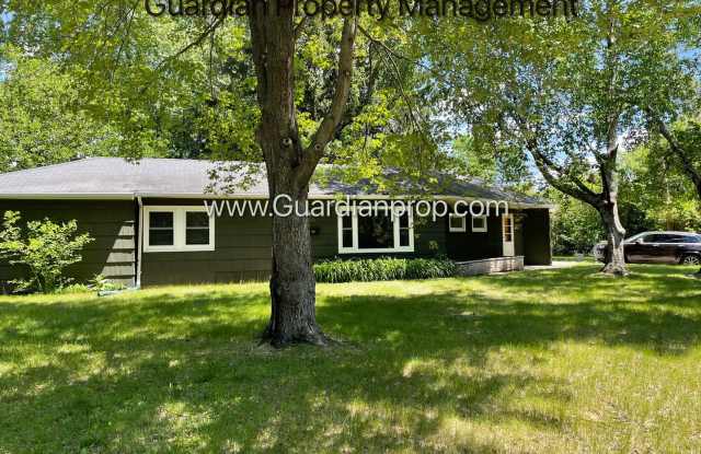 Large Corner Lot Single Family Home, Office, 3 Season Breezeway, W/D. 2 Car Garage, Video Walkthrough Gallery 1