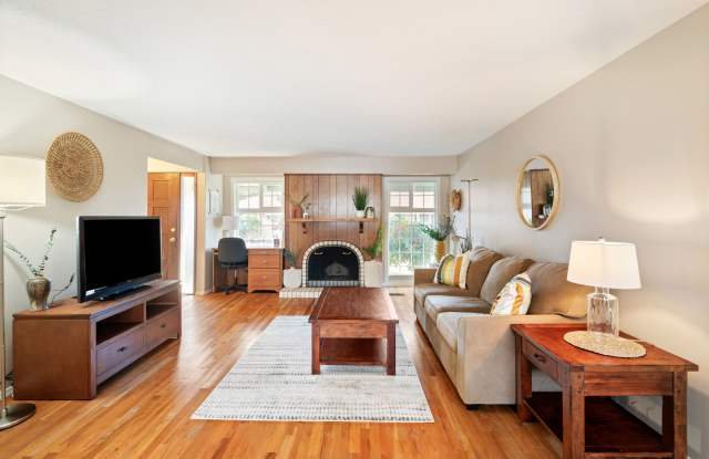 5330 Southwest Mayfair Court photos photos