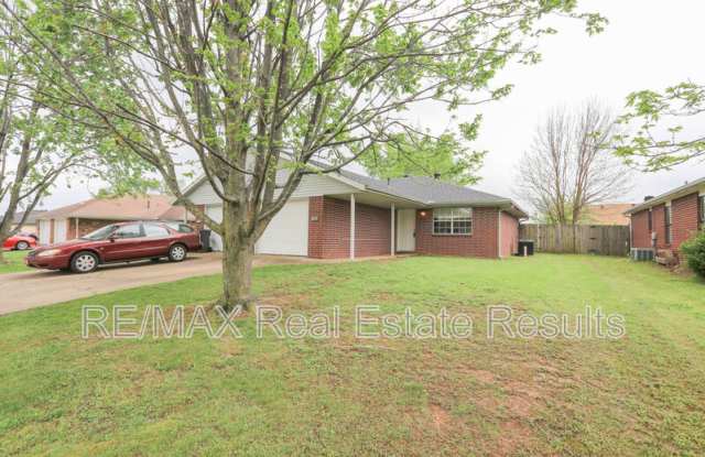 2306 W Roselawn St photos photos