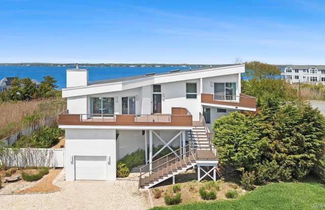 588 Dune Road photos photos