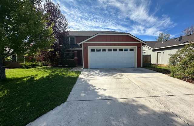 SW Bend House Near the Old Mill District, 4 Bdrms, 2.5 baths, A/C, Office/den, Dbl. Garage - 20067 Mount Hope Lane, Bend, OR 97702