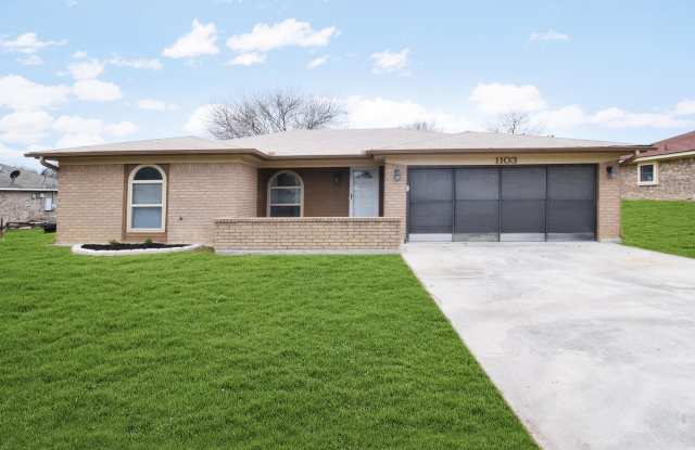 1103 Tyler Dr photos photos