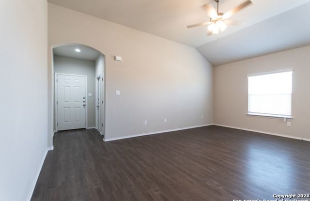Luxury 3/2 Duplex in Seguin, Texas Gallery 4