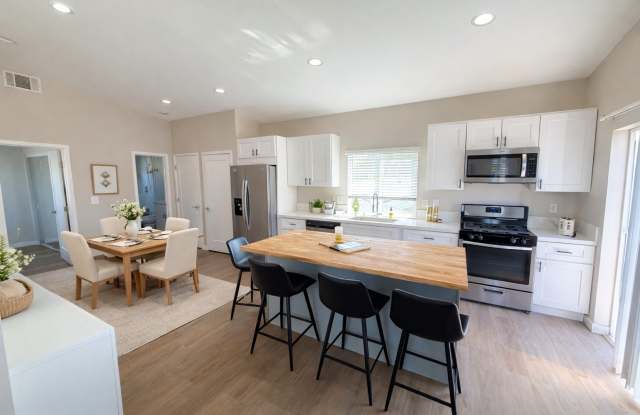 TV FURNISHED!! 4BD/2BA Private Yard and Off Street Parking! photos photos