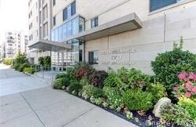 170 W Broadway photos photos