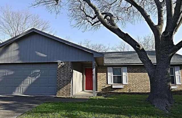 3 bed 2 bath in Midway ISD - 7112 Canterbury Drive, Waco, TX 76712