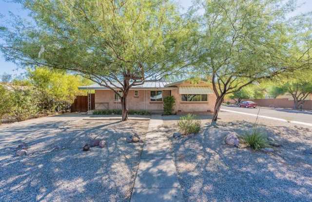 102 North Avenue Carolina - 102 North Avenue Carolina, Tucson, AZ 85711