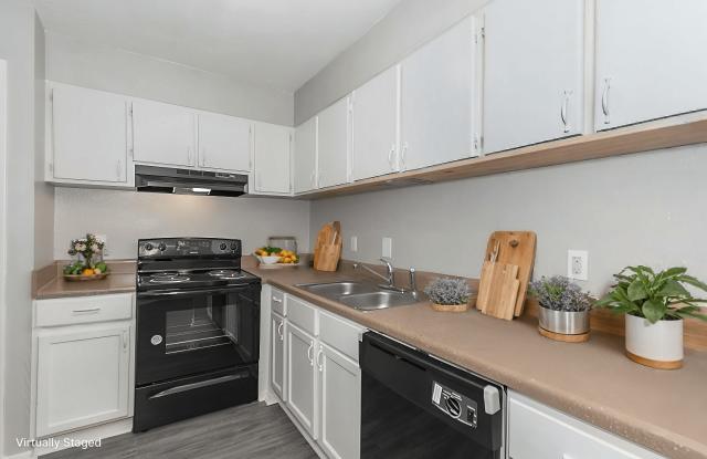 Ravenwood Apartments Gallery 3