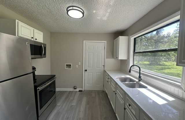 7447 Oriole Street Gallery 4