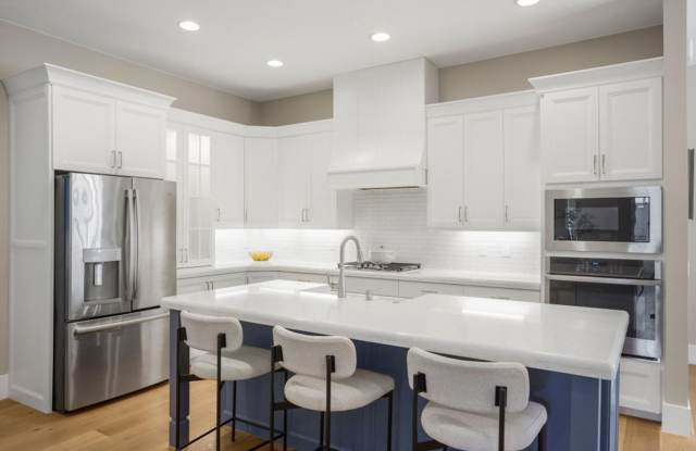 Beautiful Home! 55+ Community Gallery 4