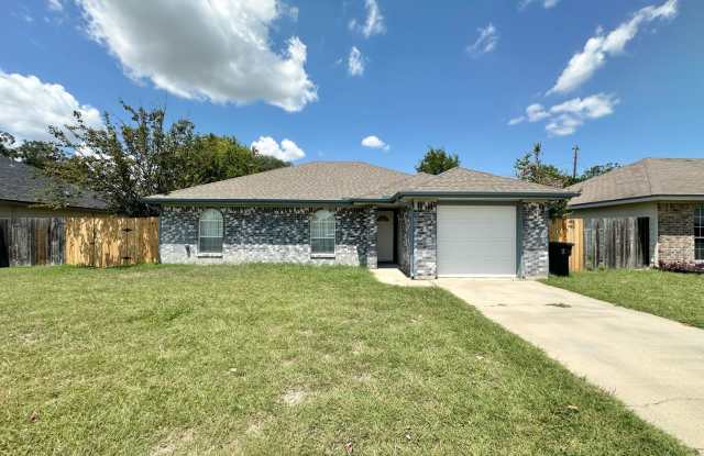 Viewable August 26th! Cute home close to Fort Hood photos photos