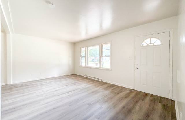 2235 N Whitehill Dr Gallery 4