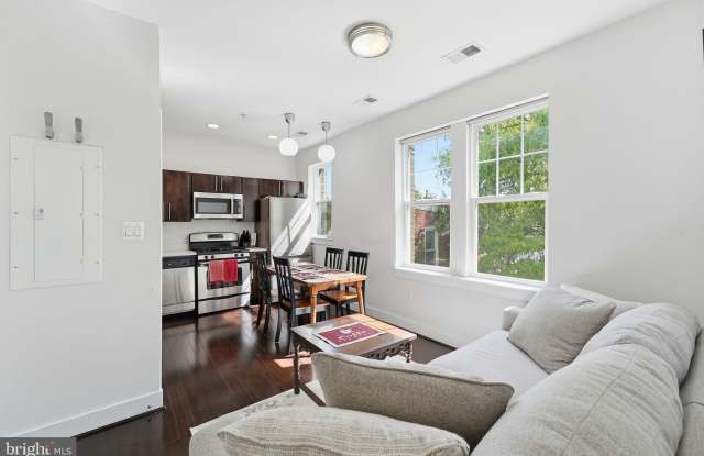 315 G Street NE Gallery 3