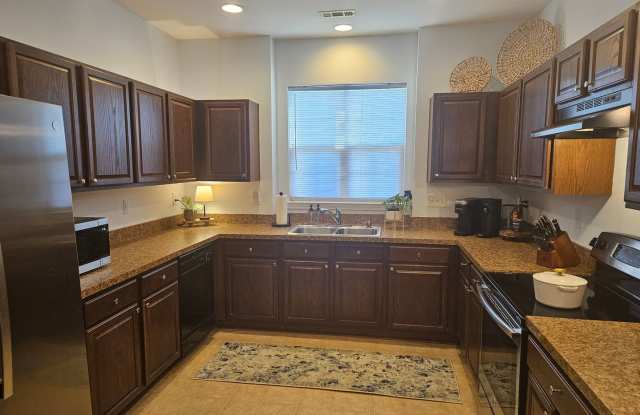 End Unit Townhome! Gallery 4