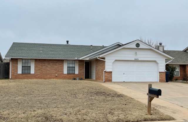 3 bed 2 bath, 2 car, NEW LVP! Moore Schools, fenced yard! photos photos