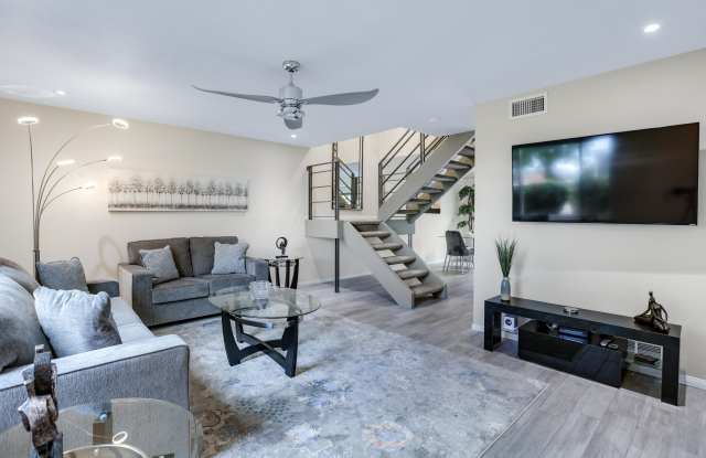 2274 N Indian Canyon Drive Gallery 3