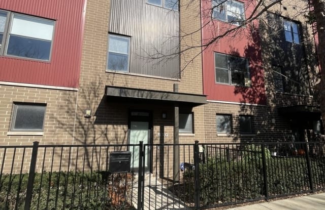 570 W 16th Street - 570 West 16th Street, Chicago, IL 60616