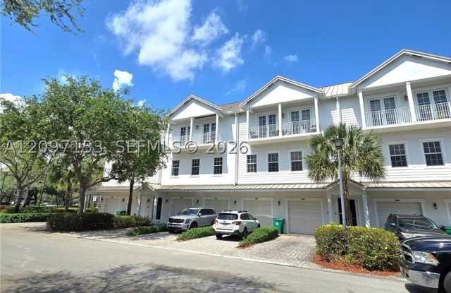 6841 Lakeside Cir N Gallery 4