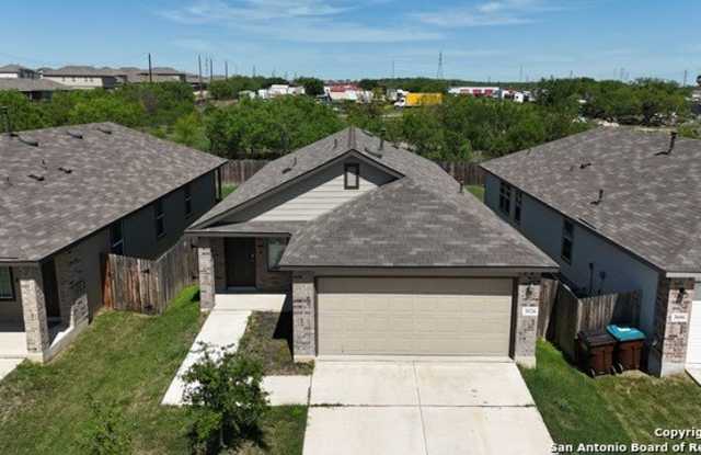 3526 Angus Crossing photos photos