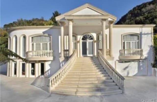 2100 Benedict Canyon Drive - 2100 Benedict Canyon Drive, Los Angeles, CA 90210