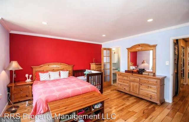 604 15th St S #B, Arlington, VA 22202 S #B Gallery 4