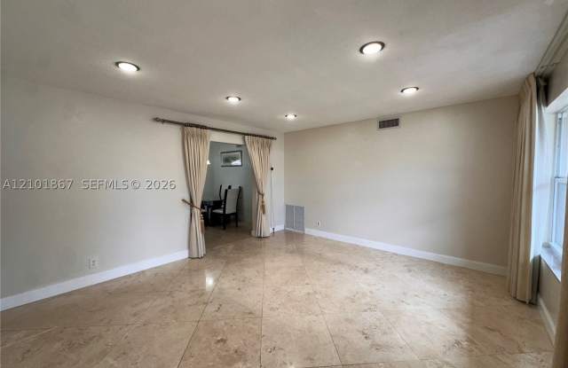 7050 SW 5th Ct Gallery 4