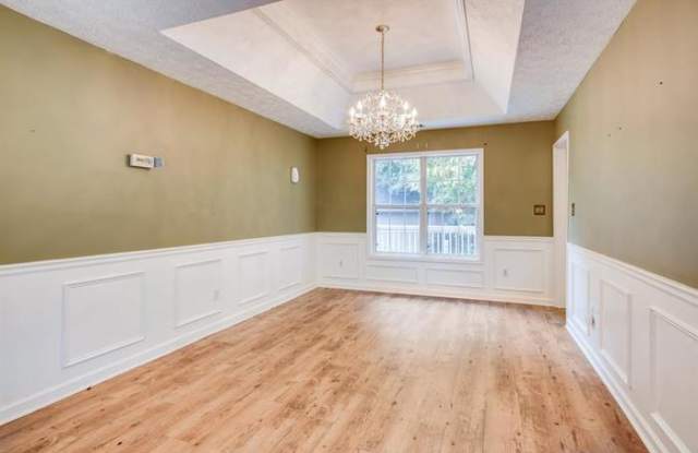 1384 Claredon Drive Northwest Gallery 3