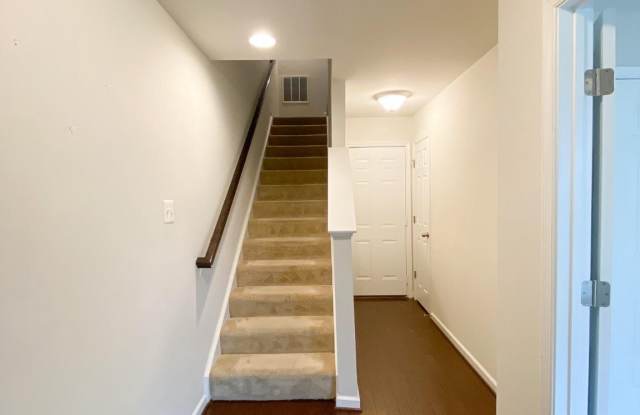 7175 BRICK KILN Circle Gallery 2