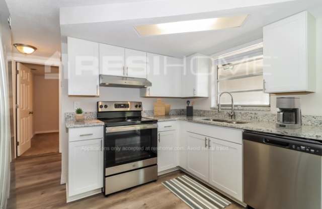 9016 Greenbriar Lane Gallery 2