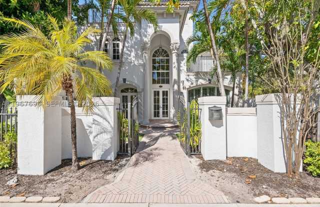 827 SE 2nd Ct Gallery 4