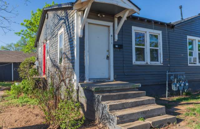 821 South Travis Street - 3 Gallery 2