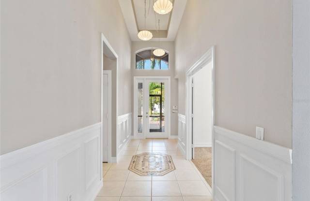 Spacious 3 BR 3 Bath home on a Pond Gallery 4