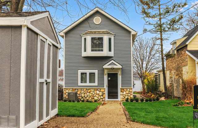 121 North Shore Drive photos photos