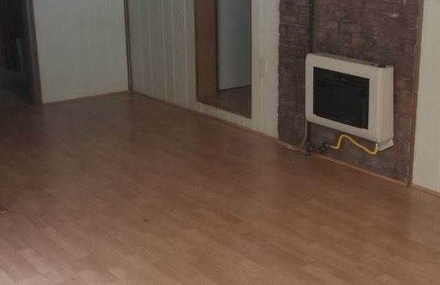 1222 N Maple Gallery 4