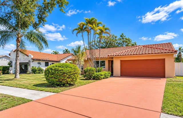 21034 Chinaberry Dr Gallery 1