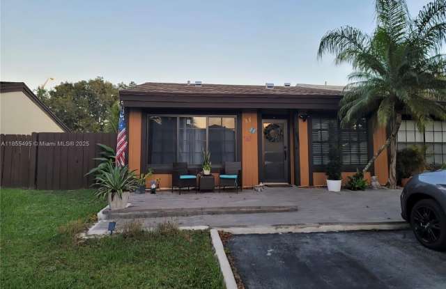 1881 Phoenix Ave photos photos