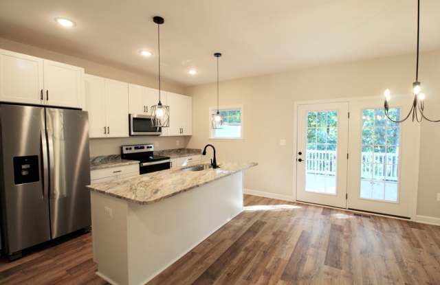 3 level town home in popular Congers Creek. Garage, bonus room, wooded back yard and more! photos photos